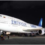 Autorizan la salida de los últimos tripulantes del avión venezolano retenido en Argentina